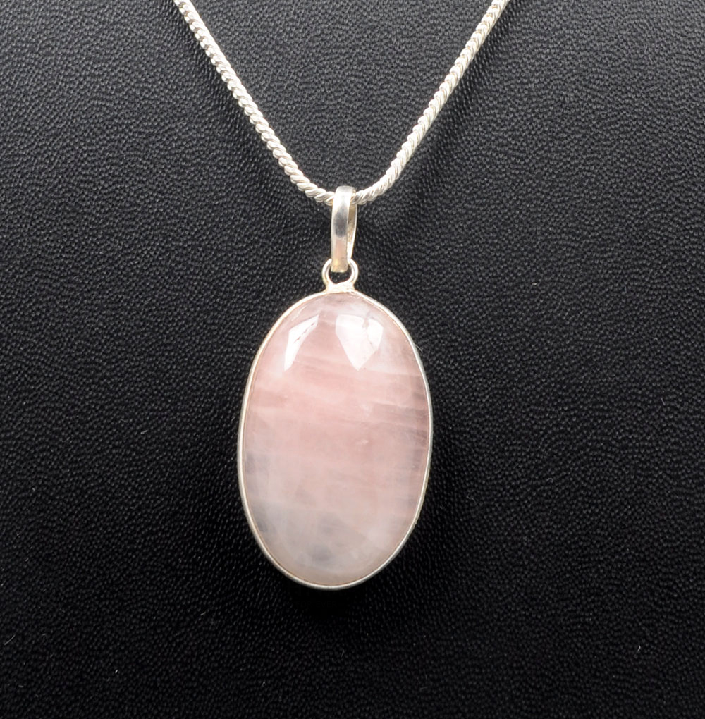 Pink Chalcedony Oval Shape Stone Studded Silver Plated Pendant GP4780