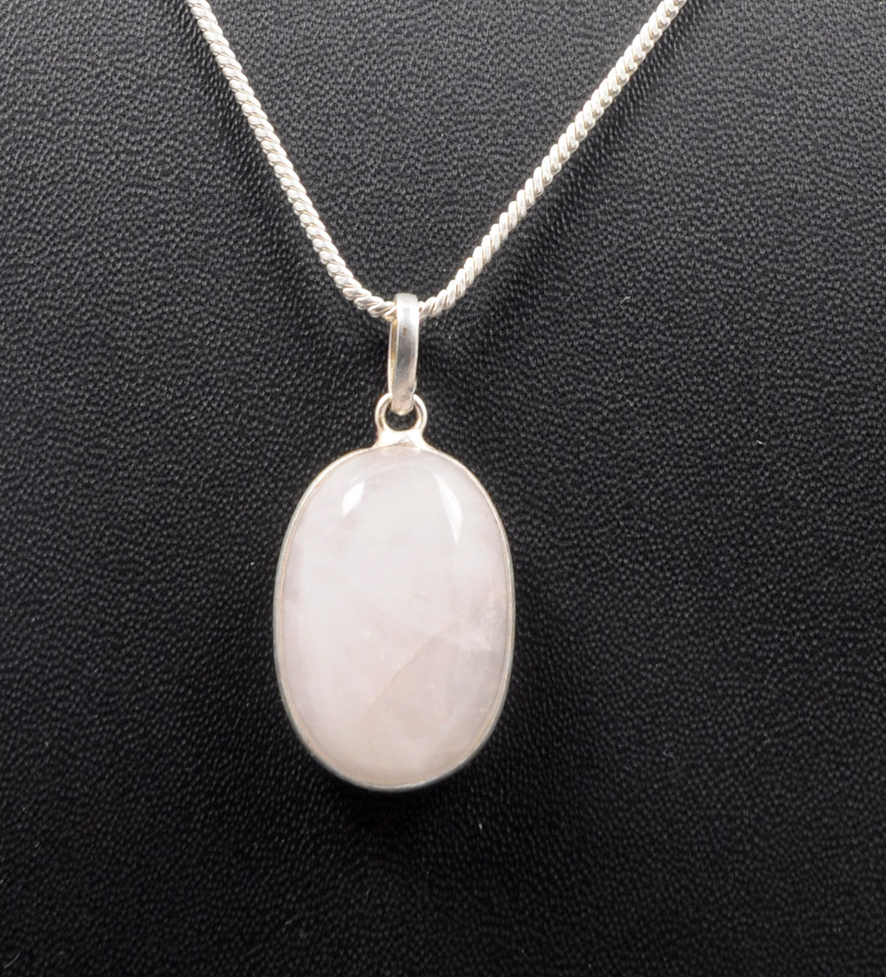 Rose Quartz Oval Shape Stone Studded Silver Plated Pendant GP4784