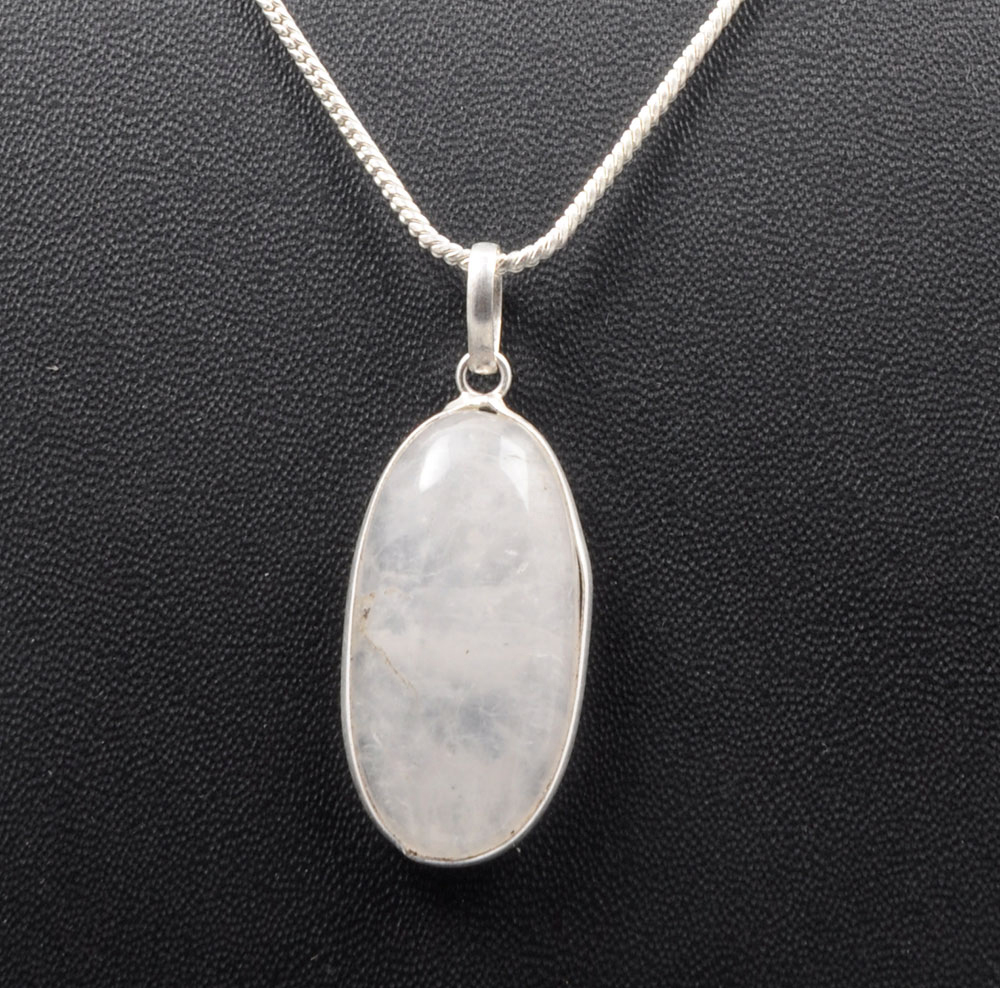 White Moonstone Oval Shape Studded Silver Plated Pendant GP4786