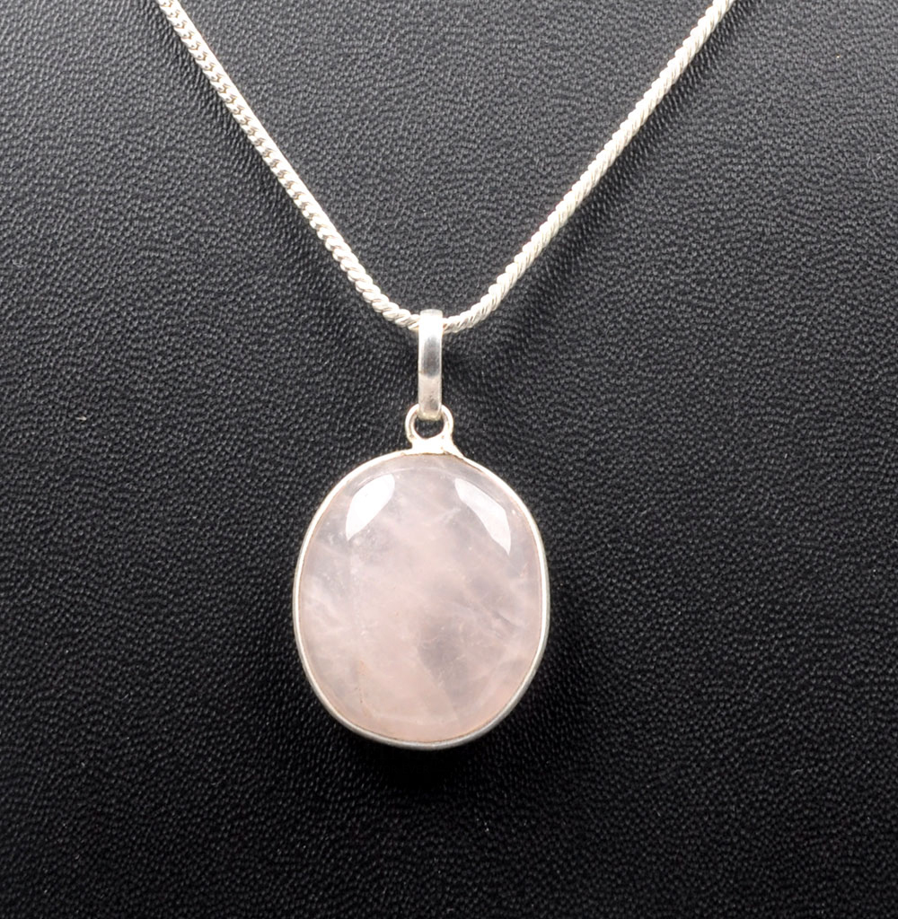 Pink Chalcedony Oval Shape Stone Studded Silver Plated Pendant GP4799
