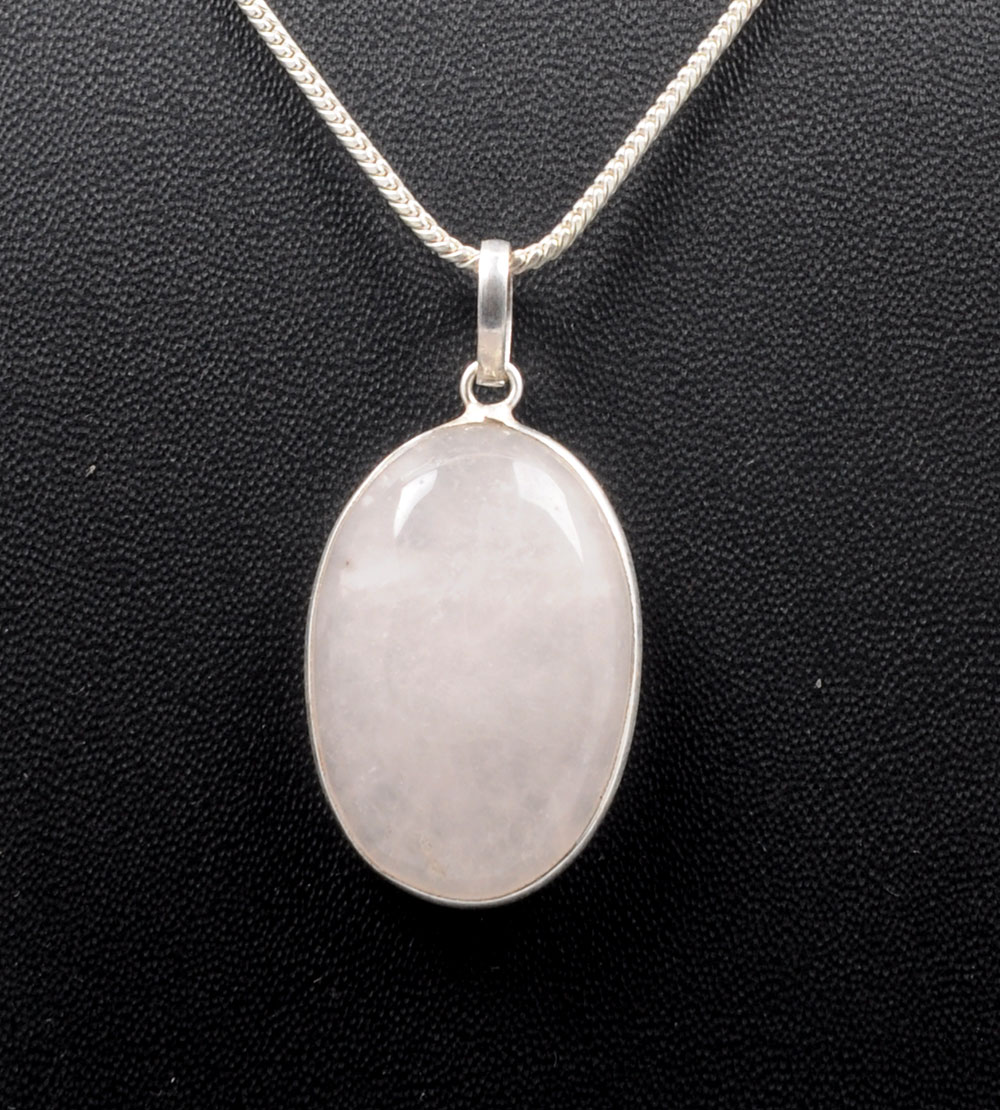 Rose Quartz Oval Shape Stone Studded Silver Plated Pendant GP4804