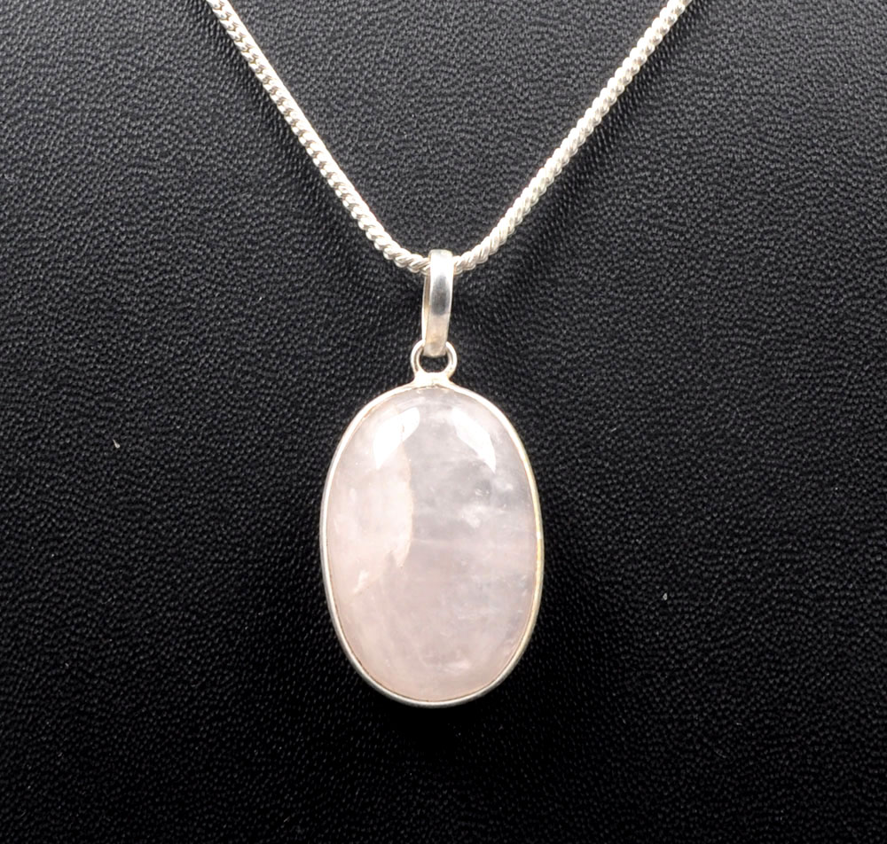 Rose Quartz Oval Shape Stone Studded Silver Plated Pendant GP4807