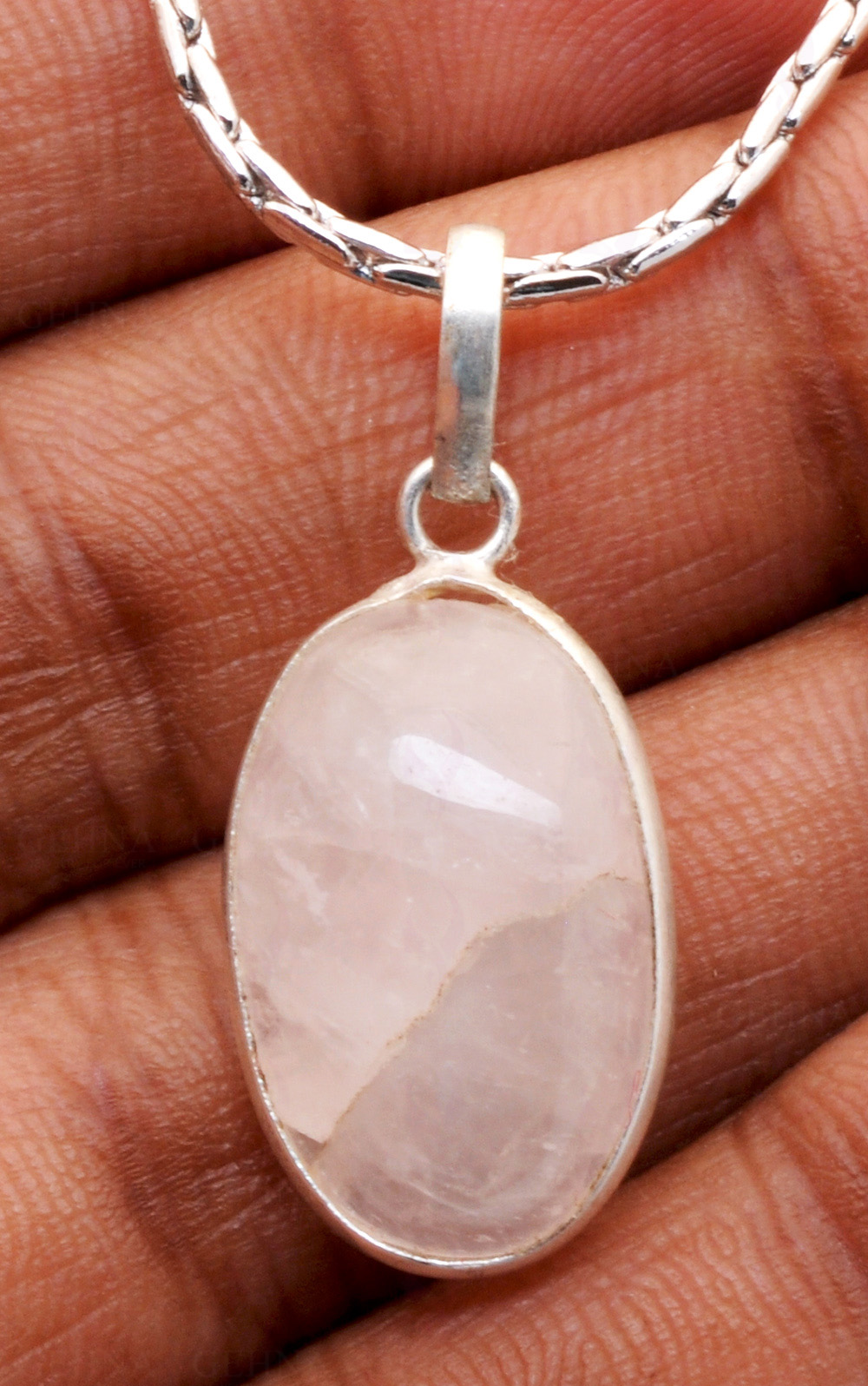 Rose Quartz Oval Shape Stone Studded Silver Plated Pendant GP4808