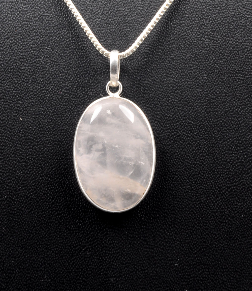 Rose Quartz Oval Shape Stone Studded Silver Plated Pendant GP4816