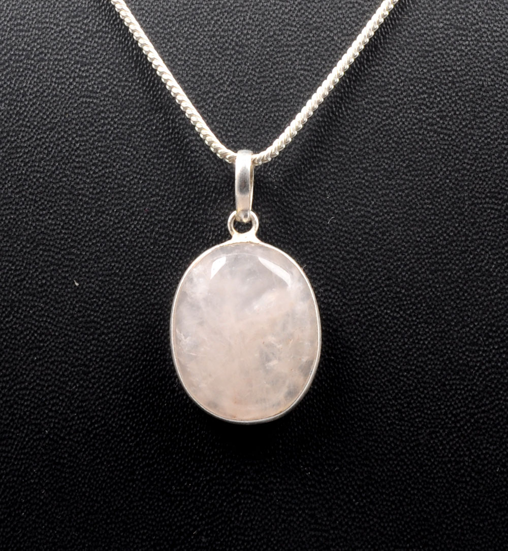 Pink Chalcedony Oval Shape Stone Studded Silver Plated Pendant GP4821