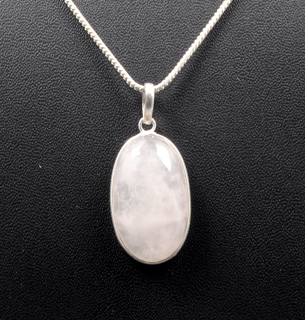 Rose Quartz Oval Shape Stone Studded Silver Plated Pendant GP4823