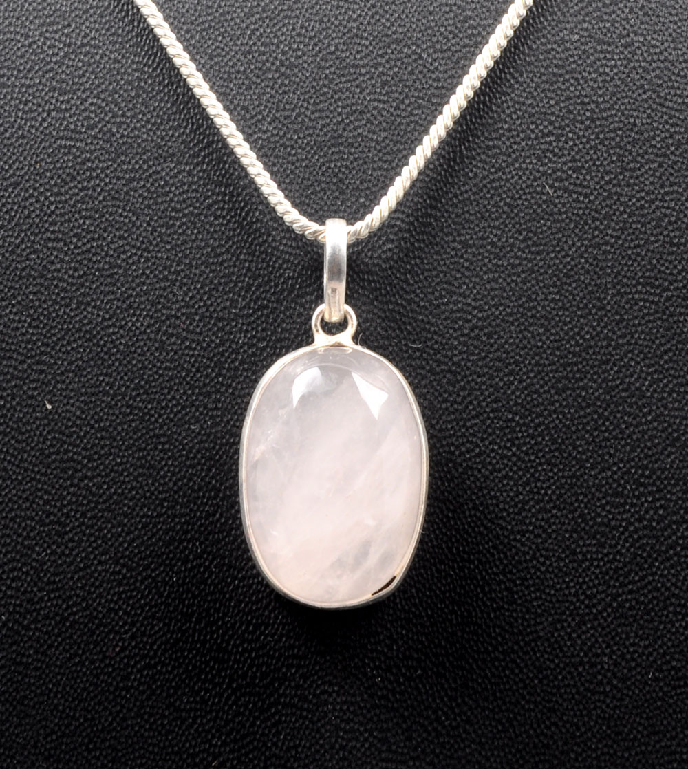 Pink Chalcedony Oval Shape Stone Studded Silver Plated Pendant GP4824