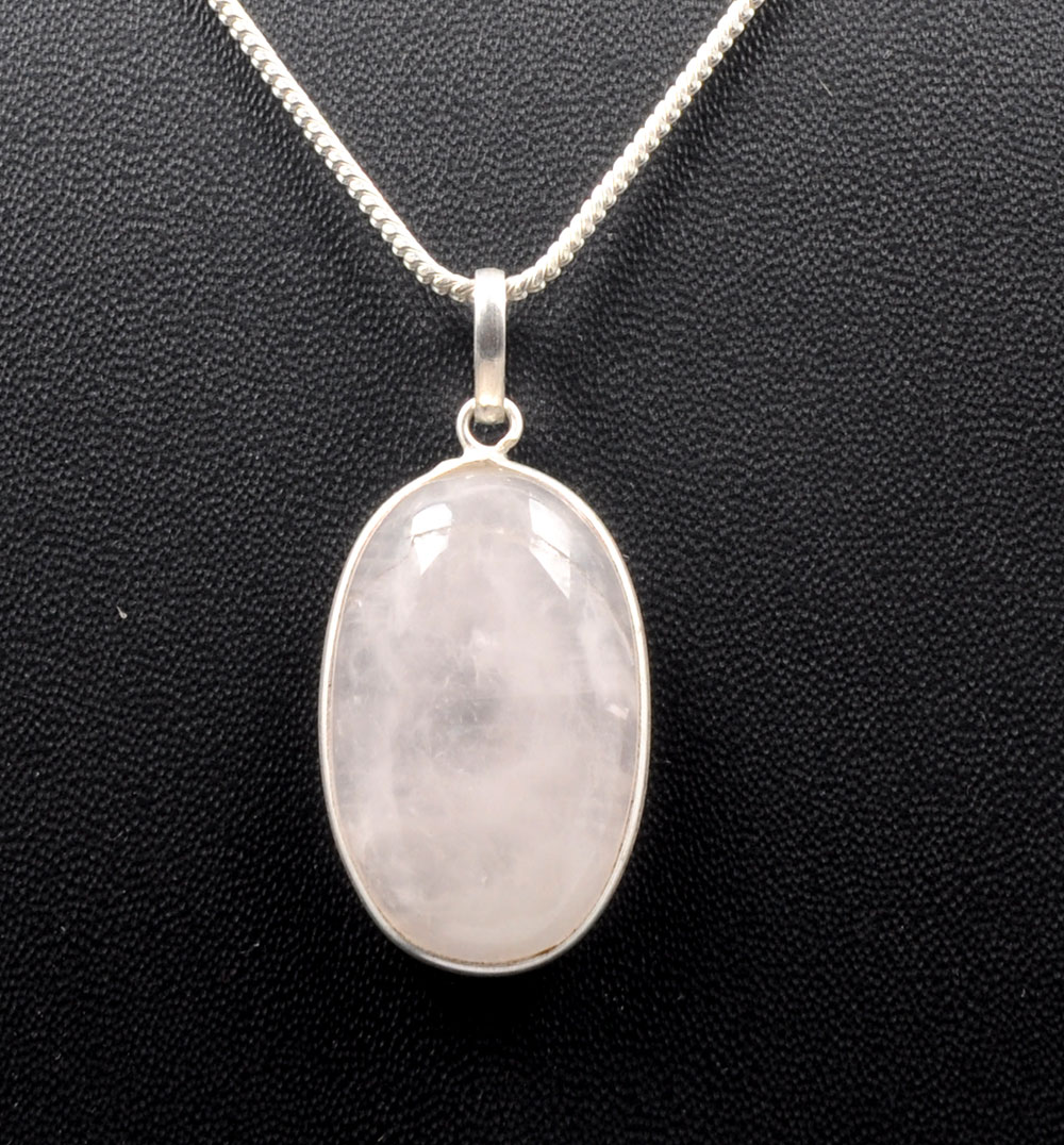 Rose Quartz Oval Shape Stone Studded Silver Plated Pendant GP4827