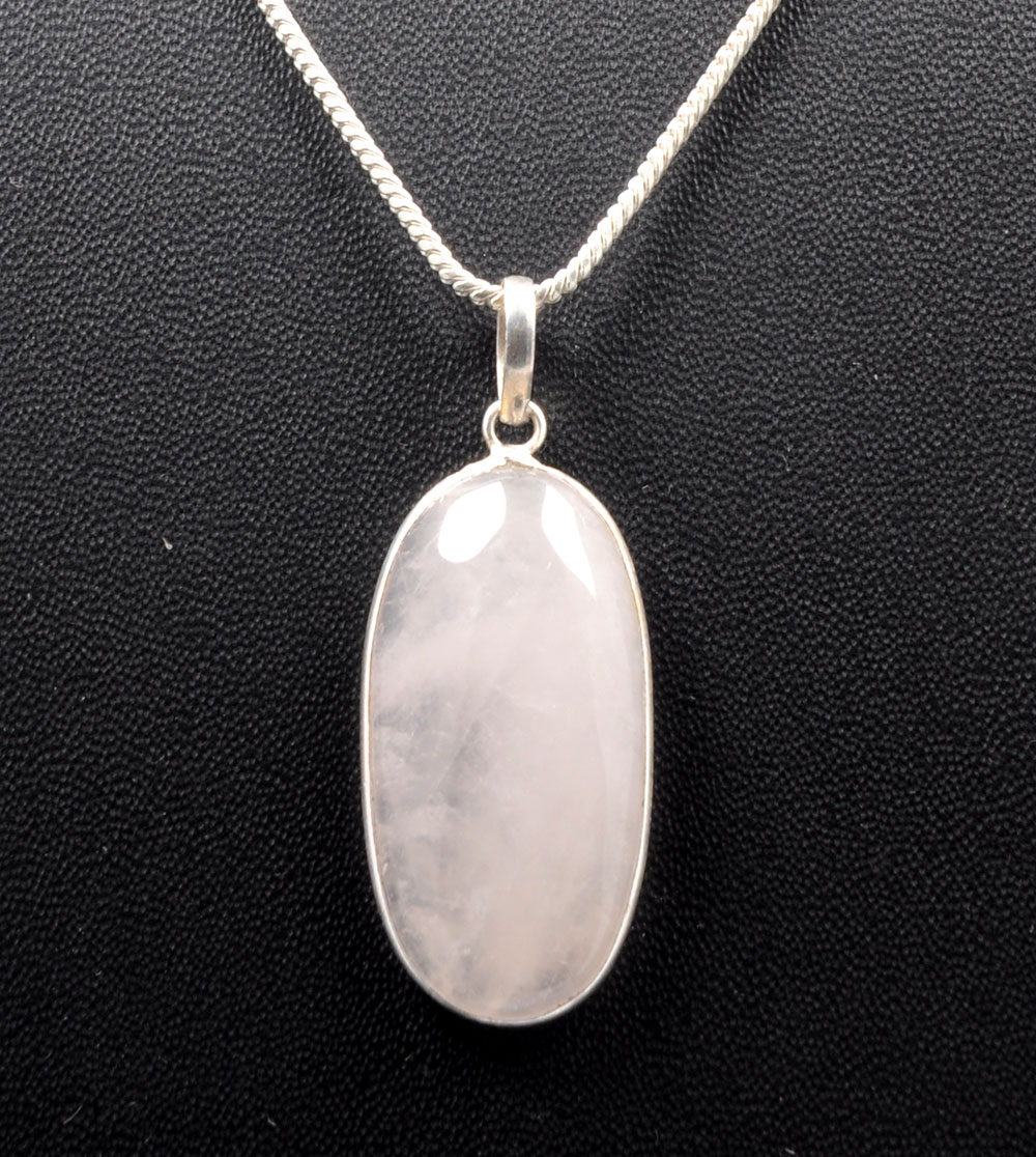 Rose Quartz Oval Shape Stone Studded Silver Plated Pendant GP4836