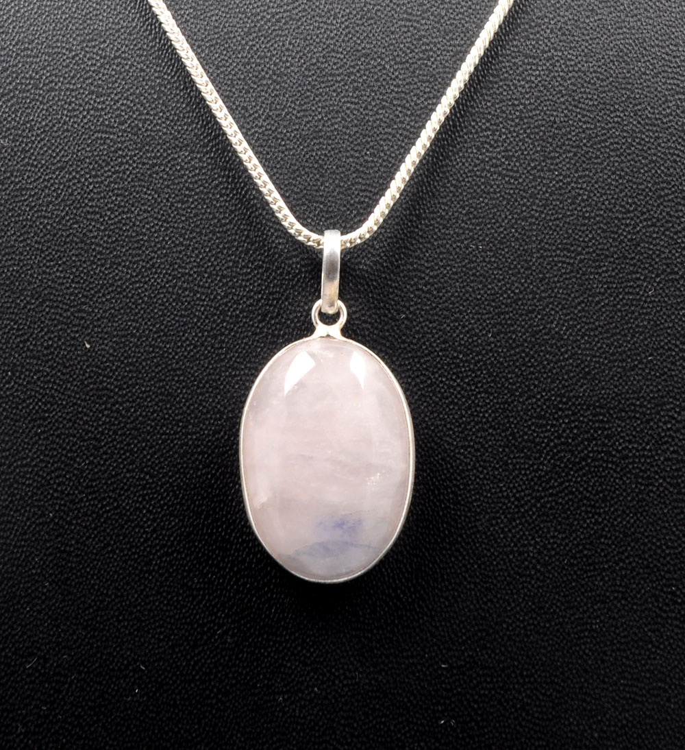 Pink Chalcedony Oval Shape Stone Studded Silver Plated Pendant GP4843
