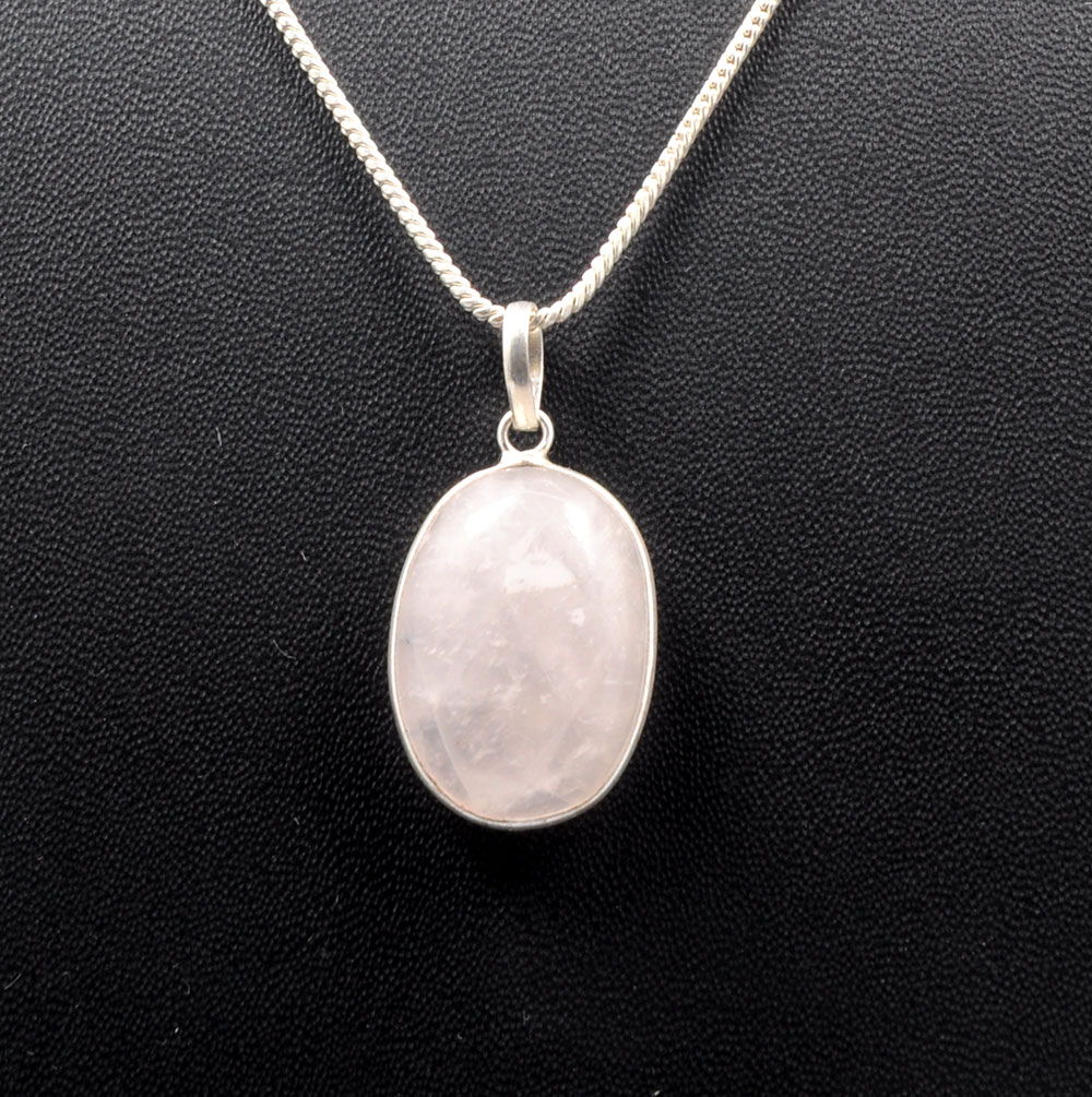 Rose Quartz Oval Shape Stone Studded Silver Plated Pendant GP4871