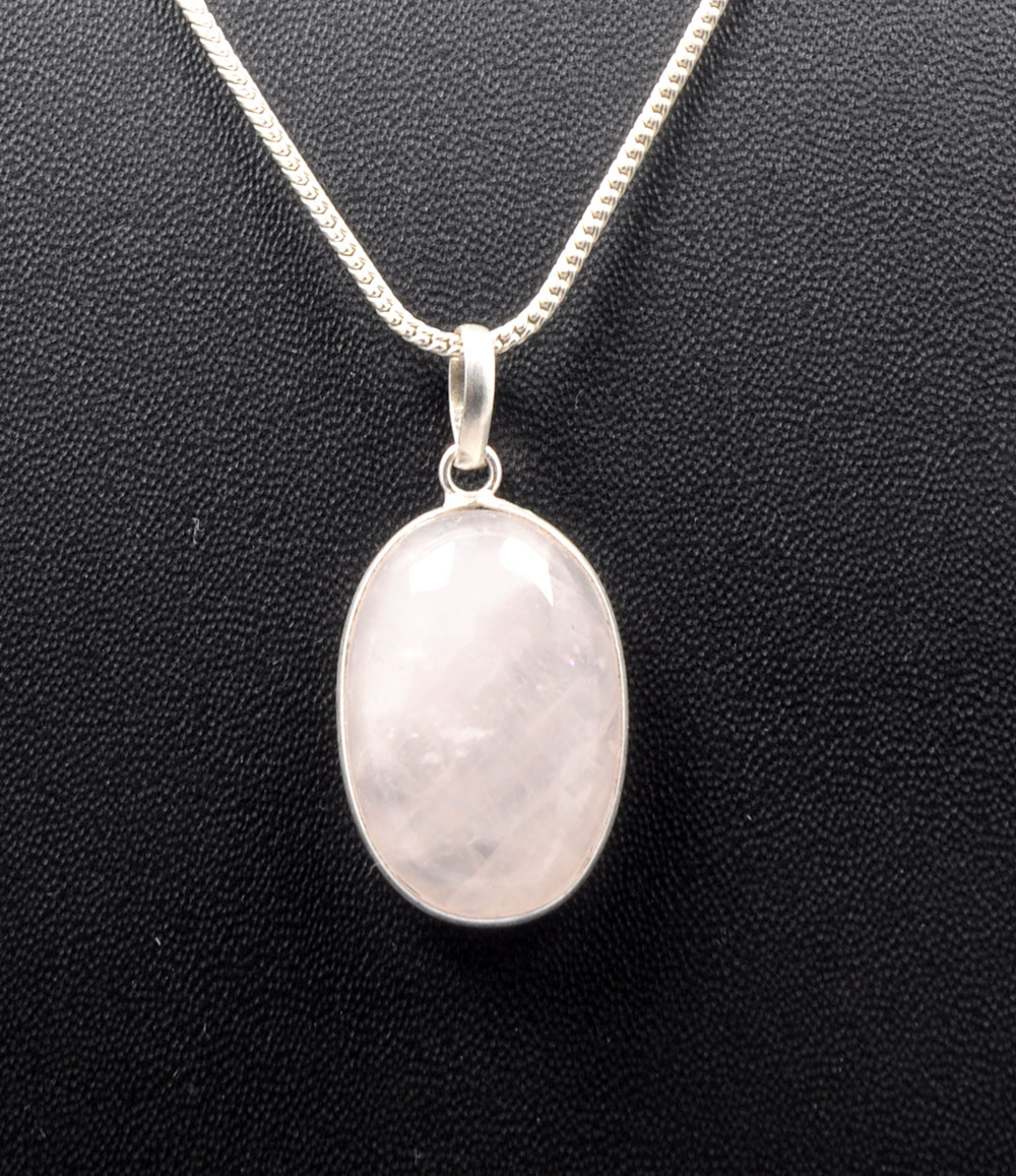 Rose Quartz Oval Shape Stone Studded Silver Plated Pendant GP4878