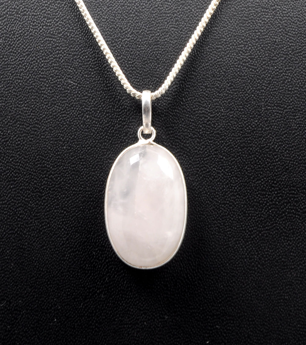 Rose Quartz Oval Shape Stone Studded Silver Plated Pendant GP4880
