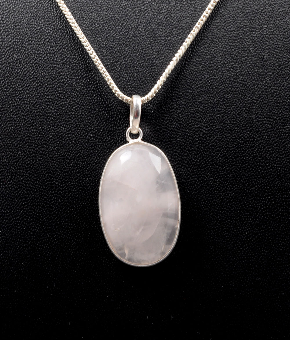 Rose Quartz Oval Shape Stone Studded Silver Plated Pendant GP4890