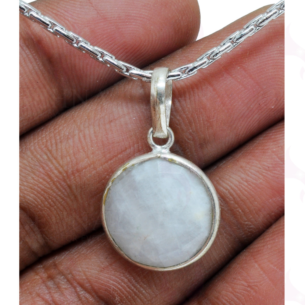 White Moonstone Round Shape Gemstone Studded Silver Pendant – Gp5164