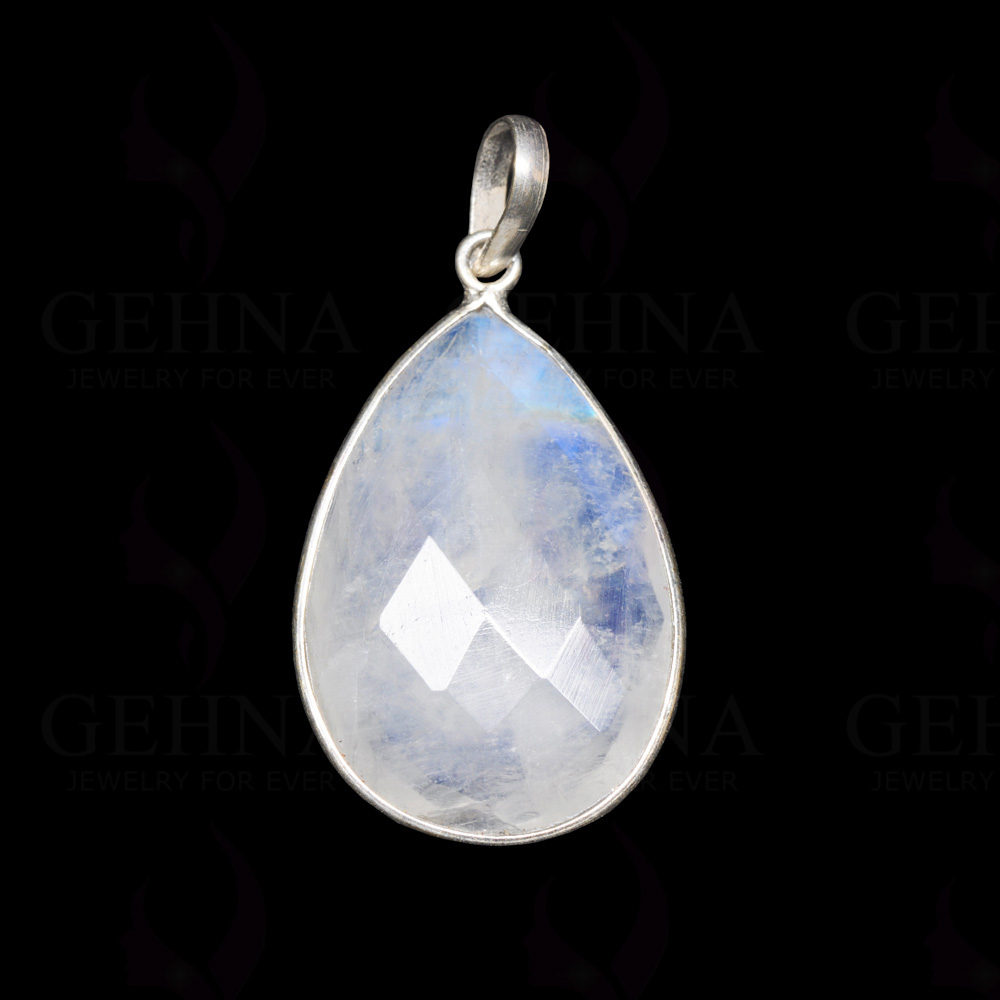 Moonstone Pear Shape Gemstone Studded Silver Pendant - Gp5196