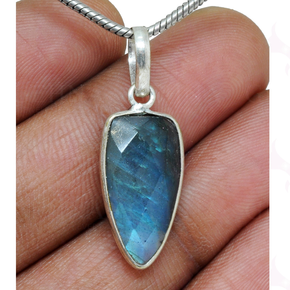 Labradorite Almond Shape Gemstone Studded Silver Pendant – Gp5197