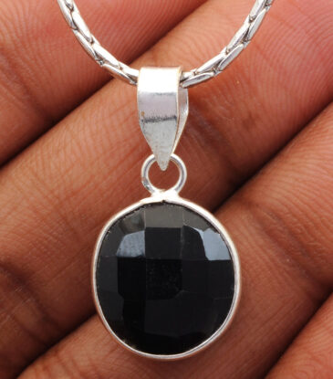 Smoky Round Shape Gemstone Studded Silver Pendant – Gp5222