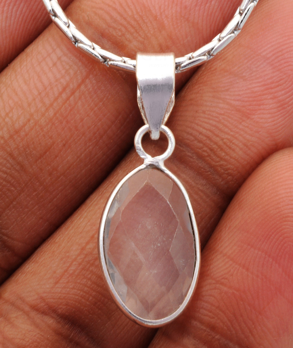 Sapphire Oval Shaped Gemstone Studded Silver Pendant – Gp5230