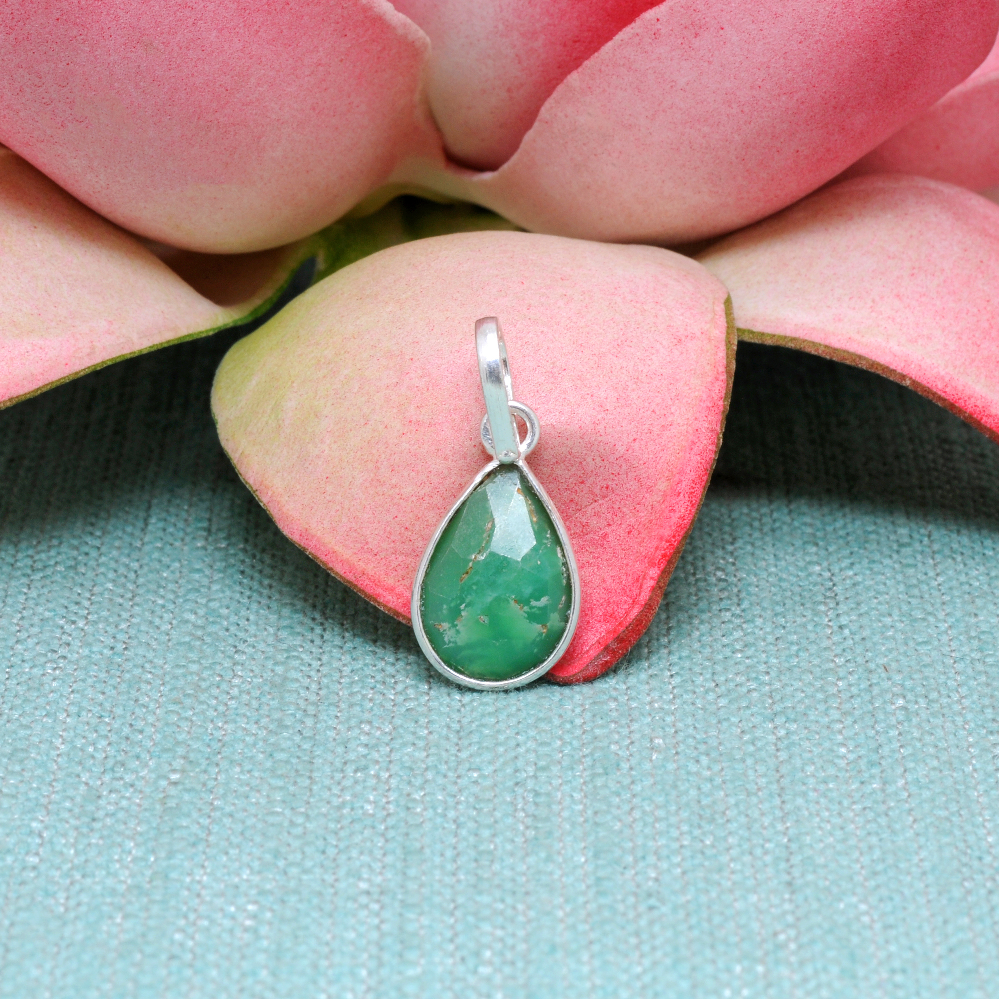 Chrysoprase Pear Shape Gemstone Studded Silver Pendant – Gp5265