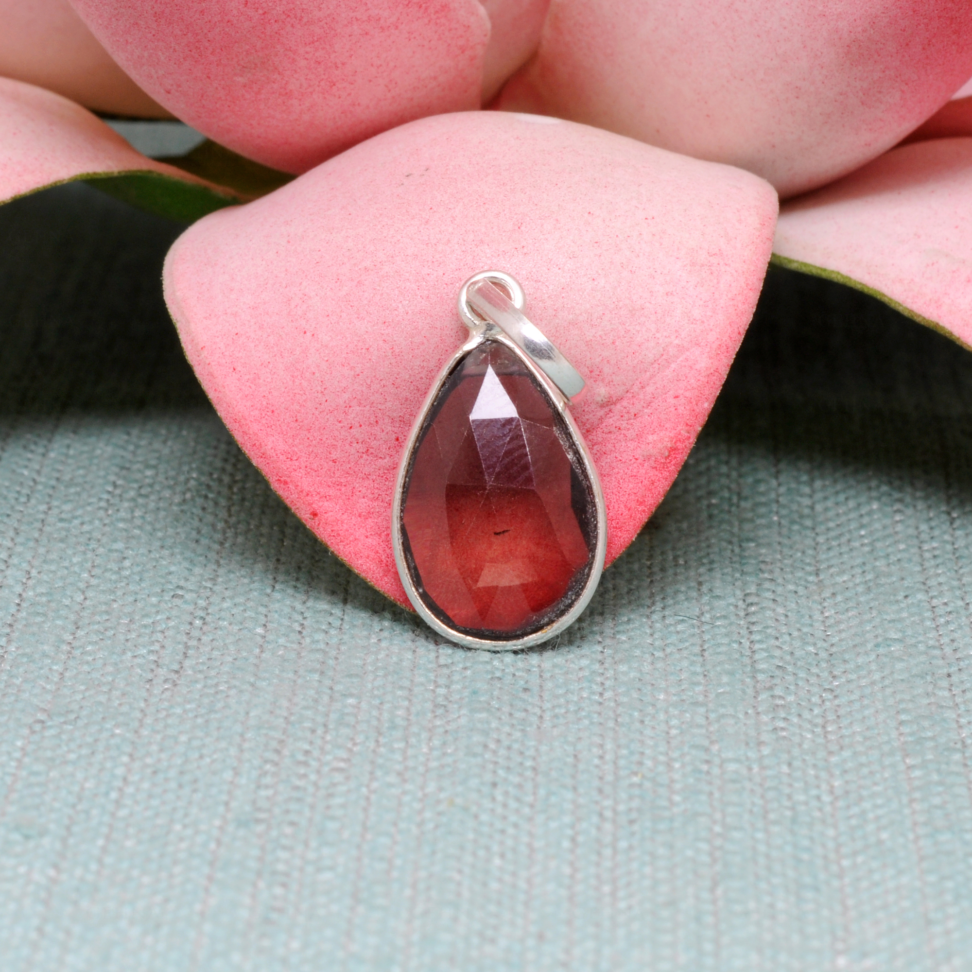 Smokey Pear Shape Gemstone Studded Silver Pendant – Gp5278